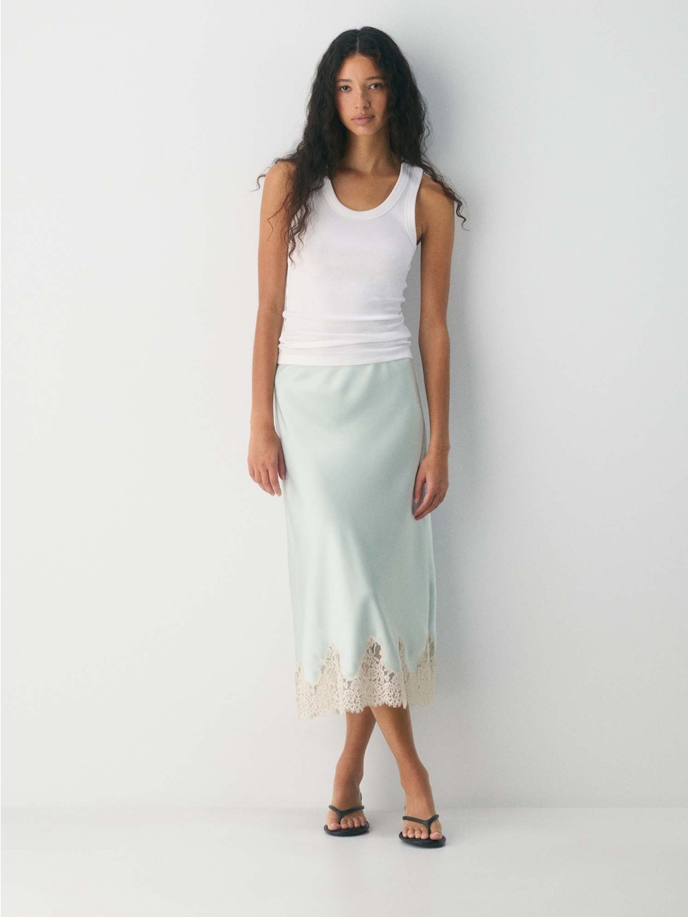 Aritzia Wilfred Henrietta Satin Skirt